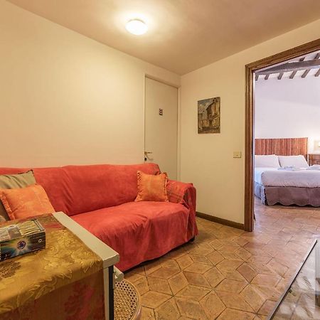 By The Charming Piazza Navona - FromhometoRoma Exterior foto